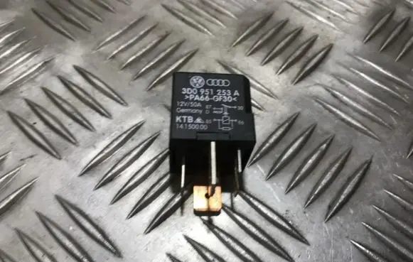 Audi A4 S4 B5 8D Other relay 3d0951253a