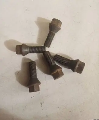 Volvo XC70 Nuts/bolts 