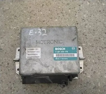 BMW 7 E32 Engine control unit/module 0261200178