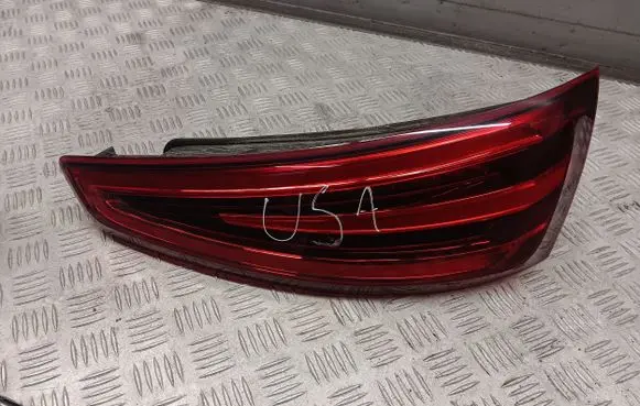 Audi Q3 8U Tailgate rear/tail lights 8U0945094D