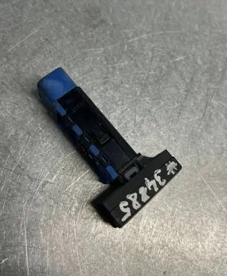 Hyundai Santa Fe Windscreen/window heater switch 621W05010