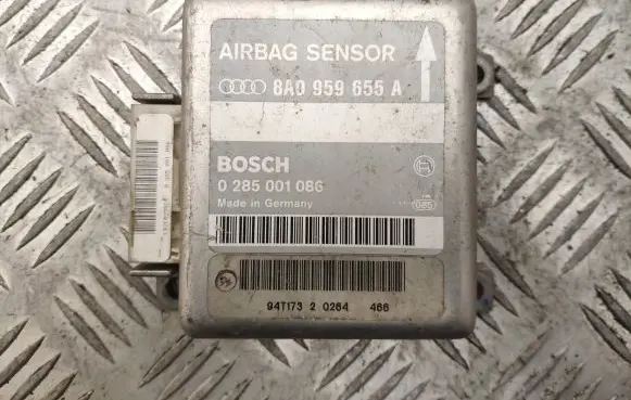 Audi A4 S4 B5 8D Airbag control unit/module 8A0959655A 0285001086