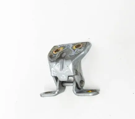 Hyundai Getz Rear door lower hinge