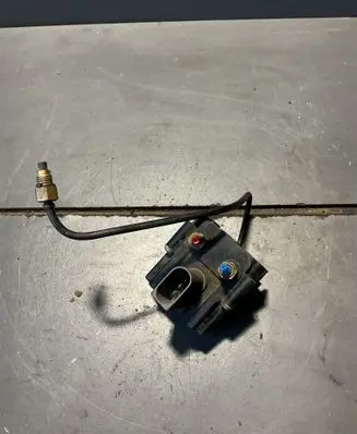 BMW X5 E70 Air suspension valve block EBMV0586A