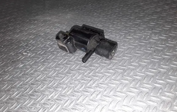 Mitsubishi Pajero Valve vacuum 