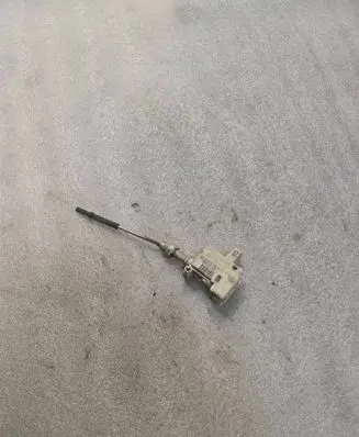 Volkswagen PASSAT B5 Central locking motor 