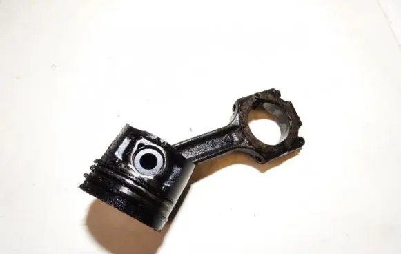 Fiat Marea Piston with connecting rod