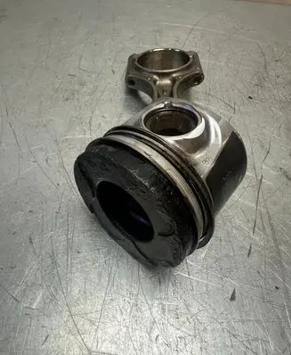 Volvo XC60 Piston with connecting rod 81L123