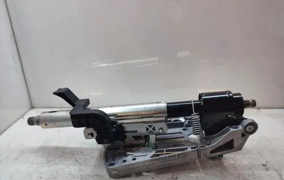 Mercedes-Benz E C207 W207 Steering wheel axle A2044604516
