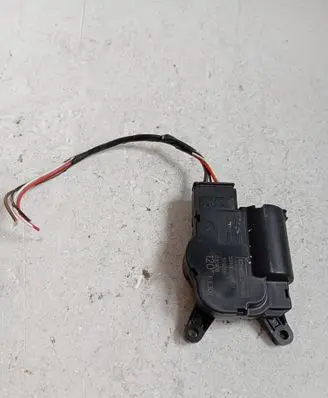Opel Astra H Air flap motor/actuator 52406339R07