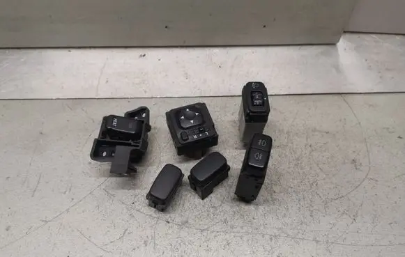 Mitsubishi Grandis A set of switches 183569