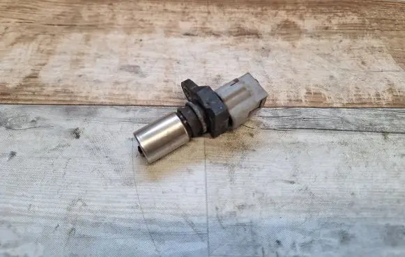Toyota Yaris Crankshaft position sensor 9091905063 0296001391