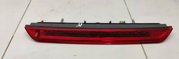 Citroen C5 Aircross Third/center stoplight 9811951080