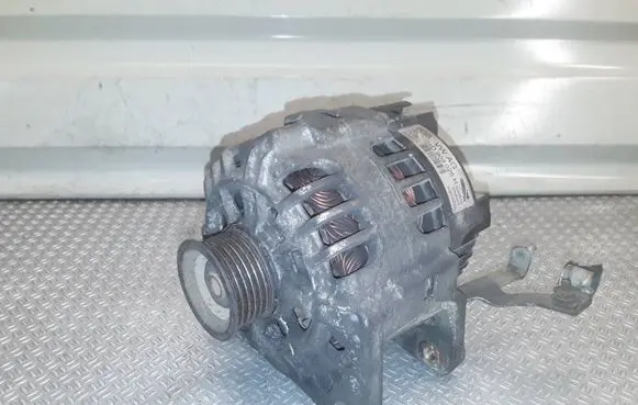 Volkswagen Polo Generator/alternator 03D903025H