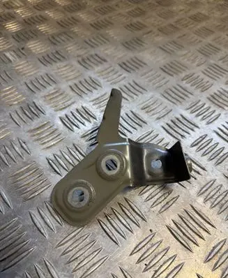 BMW i4 Fender mounting bracket 7486804 20722 207722
