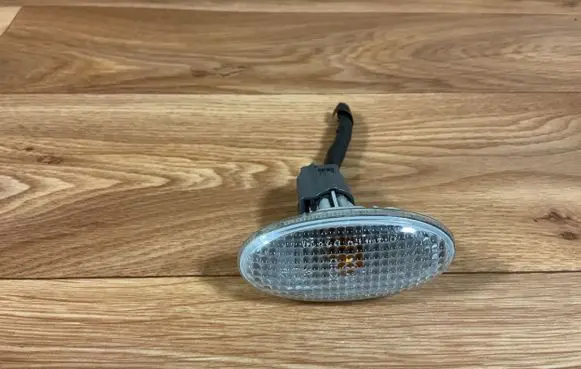 Mazda 3 I Front fender indicator light P2829