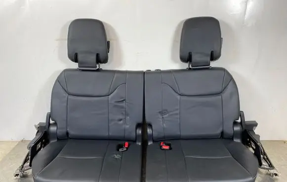 Lexus LX 570 Third row seats 