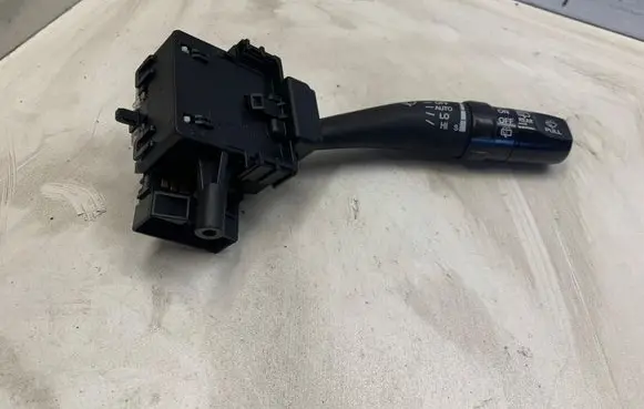 Hyundai Santa Fe Wiper control stalk 202004725
