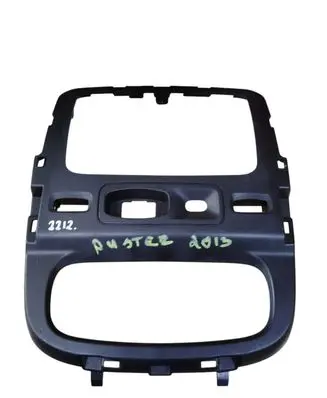 Dacia Duster Radio/GPS head unit trim 682604477R