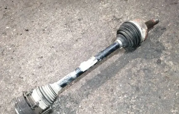 Mercedes-Benz Vito Viano W639 Front driveshaft A6393300701