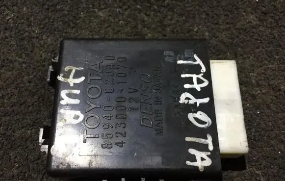 Toyota Auris 150 Window wiper relay 8594002040 423000-1070