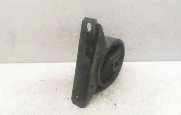 Volvo S40, V40 Engine mount bracket XR130607