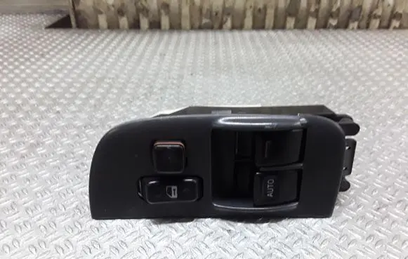Toyota Corolla E110 Electric window control switch 8482012361