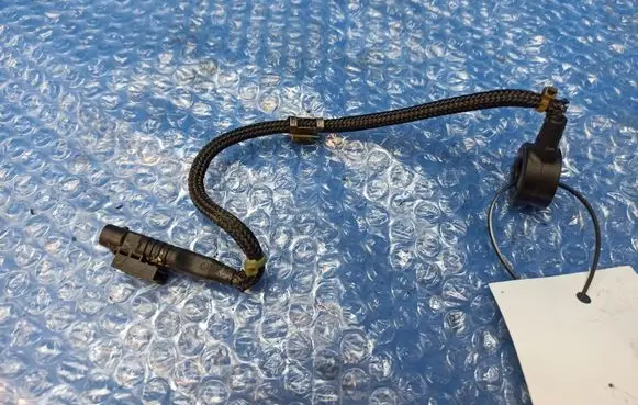 Mercedes-Benz E C207 W207 Detonation knock sensor A0071531228
