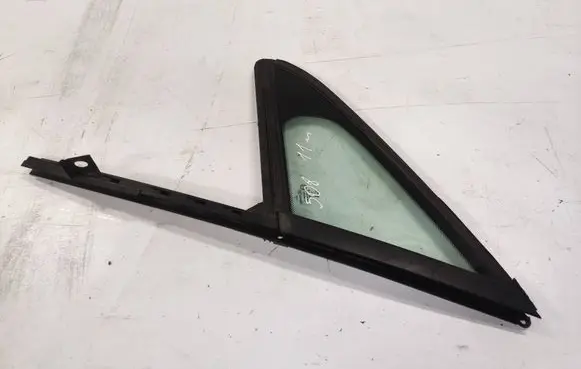 Peugeot 508 Front door vent window glass four-door 30010212