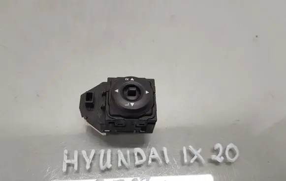 Hyundai ix20 Wing mirror switch
