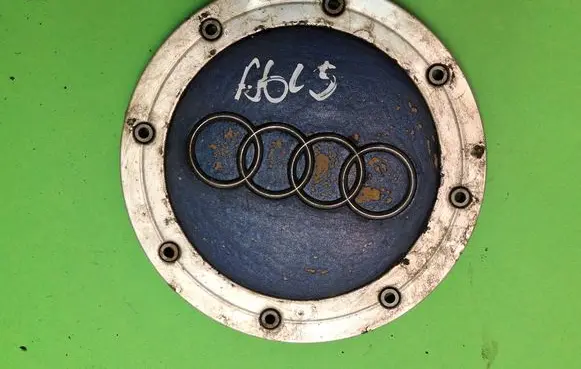 Audi A6 S6 C5 4B Original wheel cap 4B0601165A