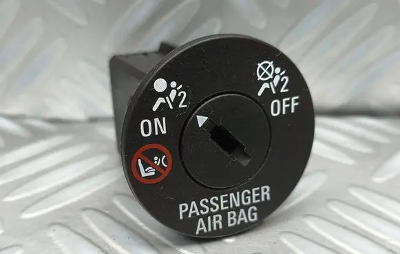 Opel Meriva B Passenger airbag on/off switch 13577258AMC