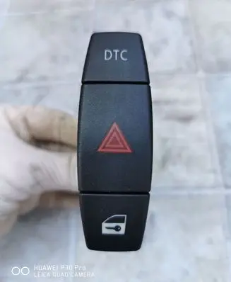 BMW 1 E81 E87 Hazard light switch 694560302 5495291