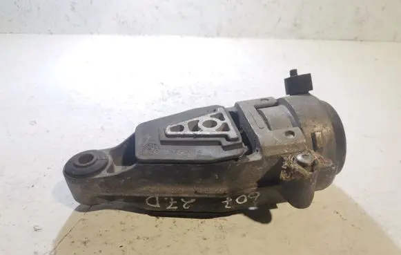 Peugeot 607 Engine mount bracket 320A24E