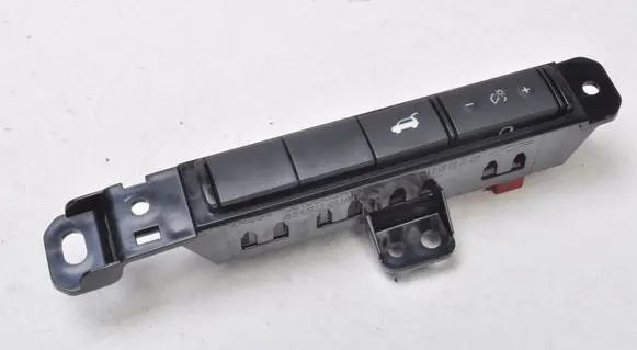 Nissan Qashqai J12 Central console control unit 681066UA0A