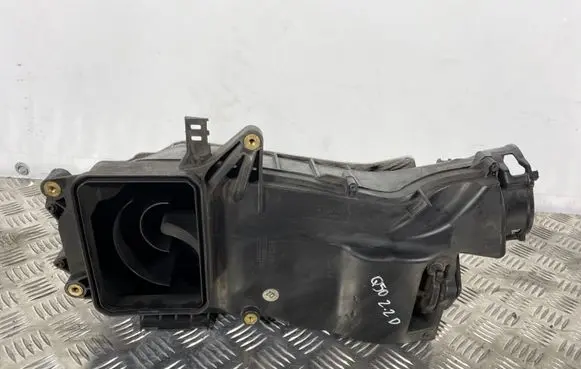 Infiniti Q50 Air filter box A6510901301