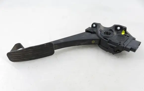 Volvo V70 Accelerator throttle pedal 30715173 6PV00954801