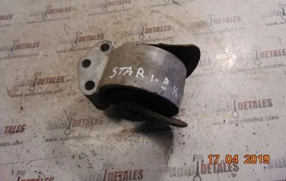 Mitsubishi Space Star Engine mount bracket 3318040