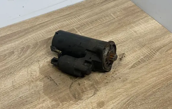 Volkswagen Crafter Starter motor 076911023A