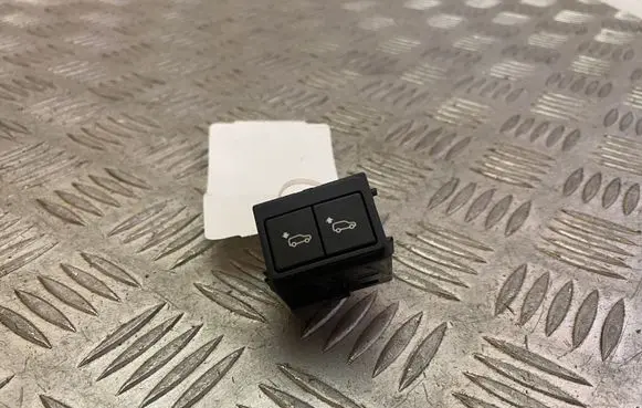 Land Rover Discovery 5 Tailgate opening switch HY322B949AA