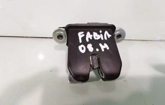 Skoda Fabia Mk2 (5J) Tailgate/trunk/boot lock/catch/latch 5J0827501B