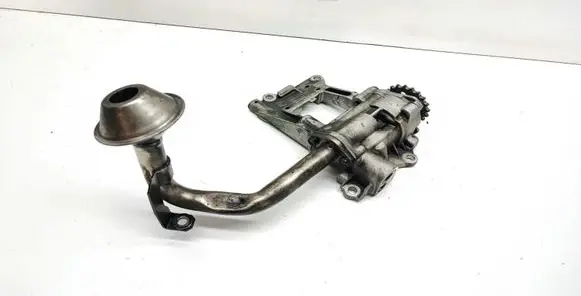 BMW 3 E90 E91 Oil pump 7789840