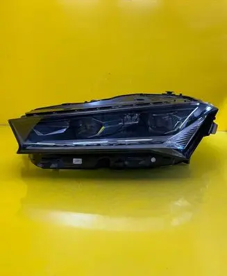 Skoda Superb B9 Headlight/headlamp 3P1941015B