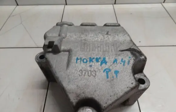 Opel Mokka Engine mounting bracket 95073703