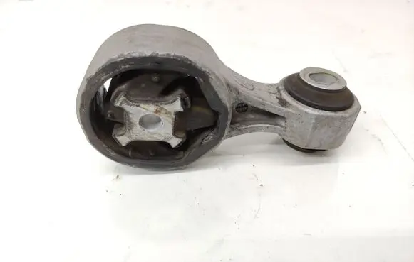 Engine mount bracket