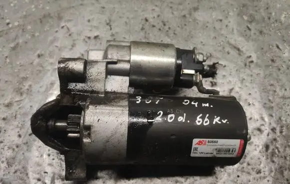 Peugeot 307 Starter motor S0550