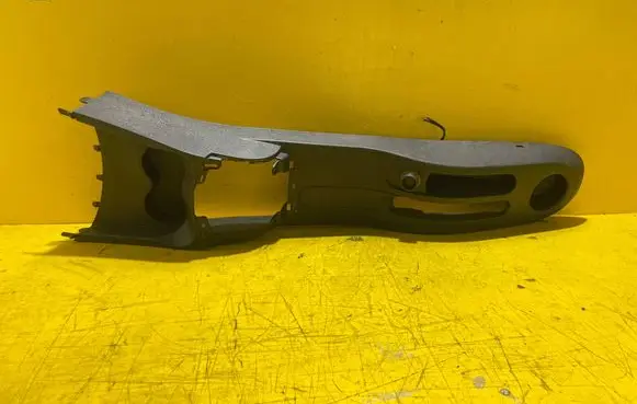 Renault Clio III Center console 6246S9676