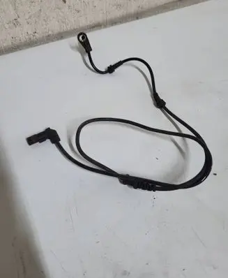 Mercedes-Benz S W221 ABS brake wheel speed sensor A2219055700
