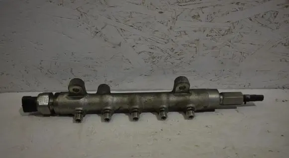 Mazda CX-7 Fuel main line pipe