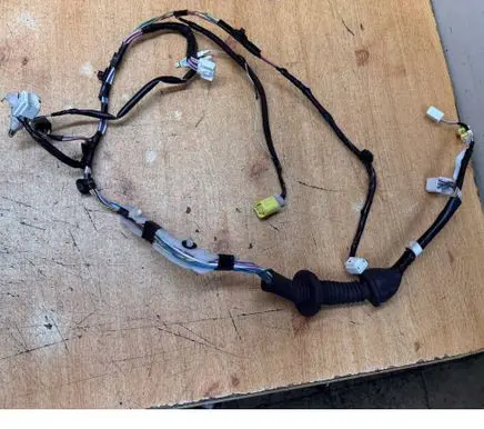 Toyota Yaris Front door wiring loom 821510U710B 821510U710